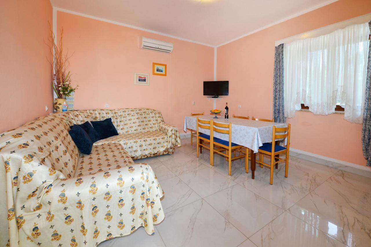 Apartments Ella Poreč Zewnętrze zdjęcie