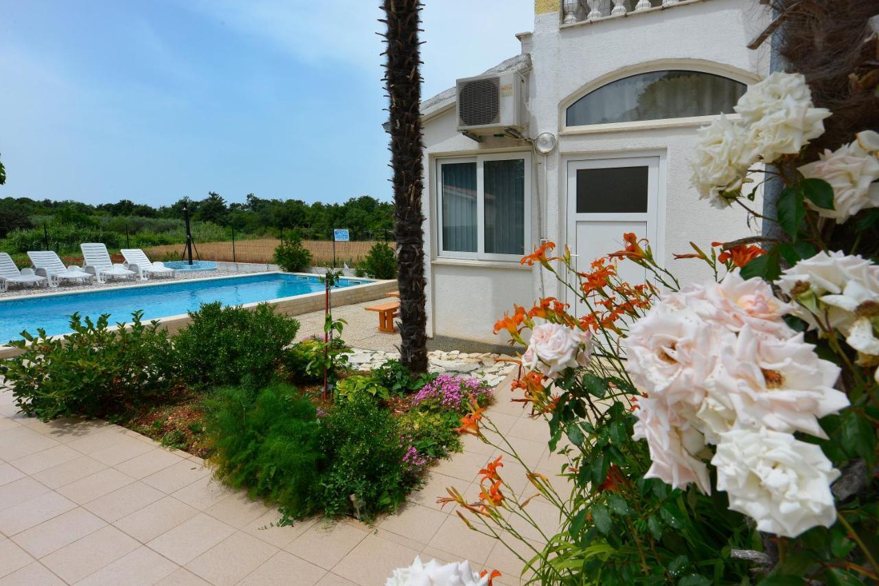 Apartments Ella Poreč Zewnętrze zdjęcie
